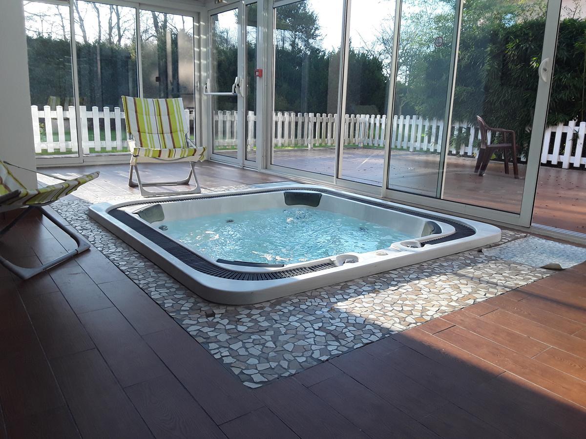 Le Relais De Voisins Otel Dış mekan fotoğraf