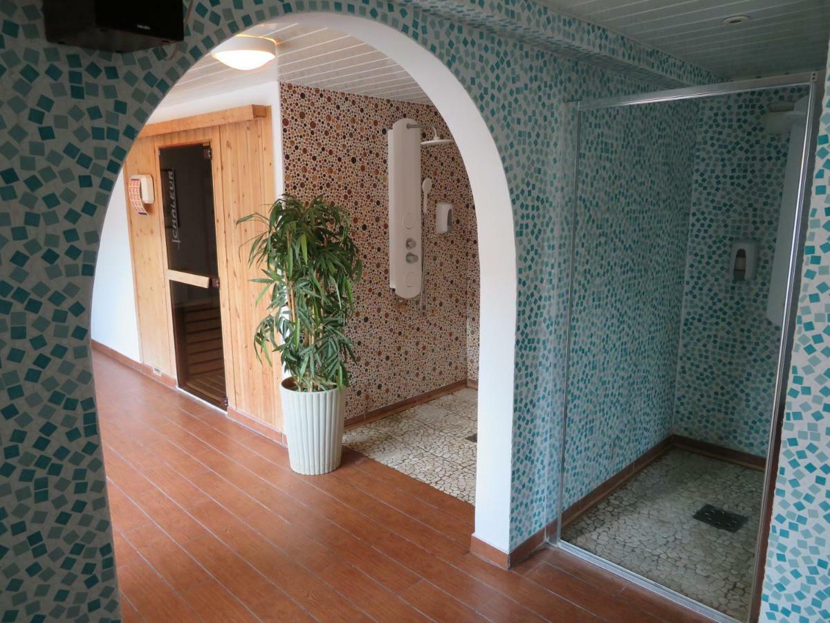 Le Relais De Voisins Otel Dış mekan fotoğraf